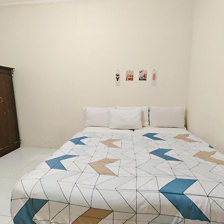 Homey Guesthouse Near Sby Zoo Syariah Surabaya Exterior foto