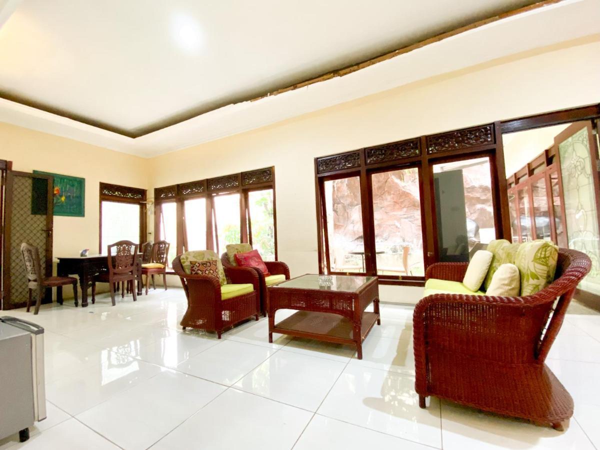 Homey Guesthouse Near Sby Zoo Syariah Surabaya Exterior foto