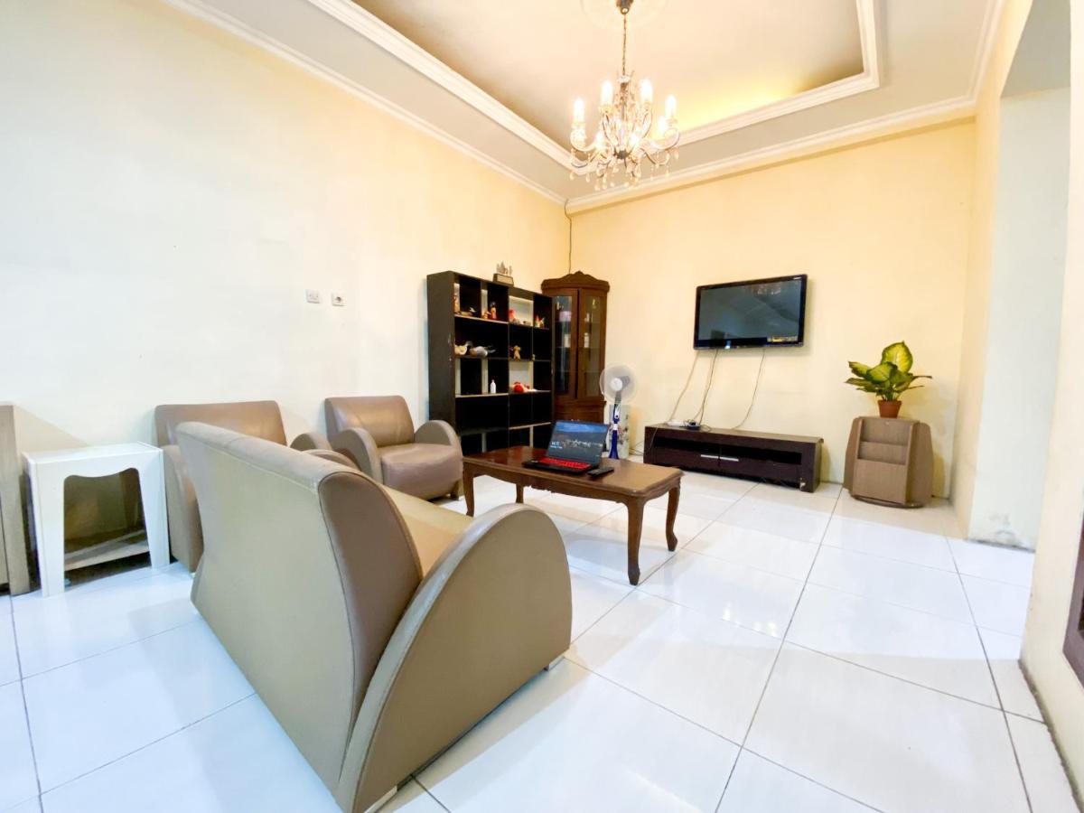Homey Guesthouse Near Sby Zoo Syariah Surabaya Exterior foto