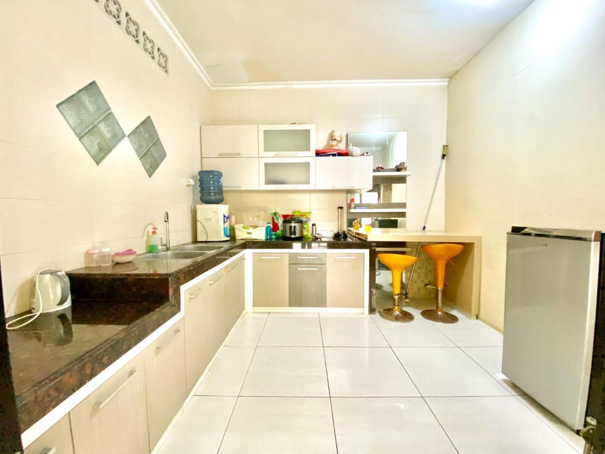 Homey Guesthouse Near Sby Zoo Syariah Surabaya Exterior foto