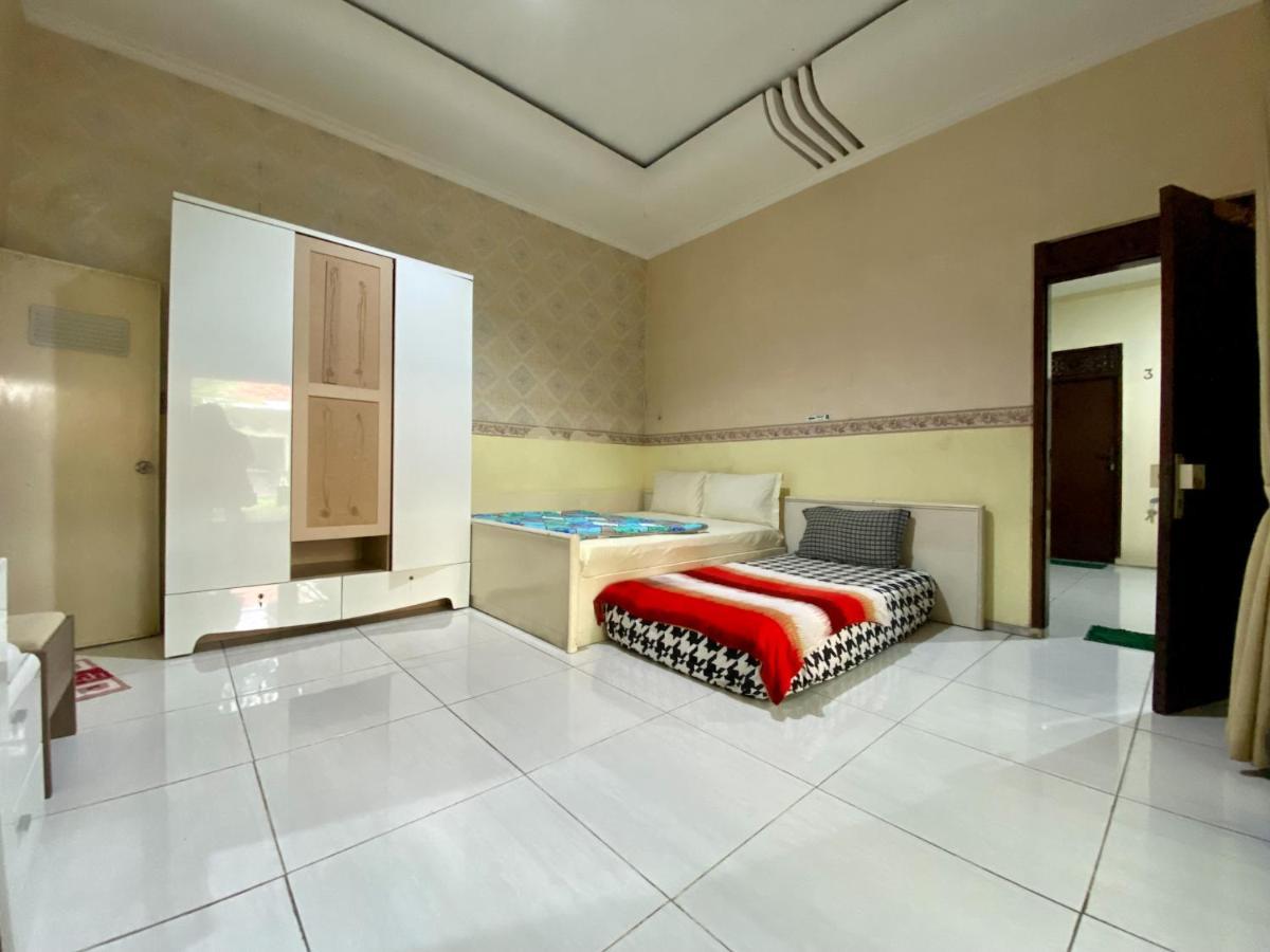 Homey Guesthouse Near Sby Zoo Syariah Surabaya Exterior foto