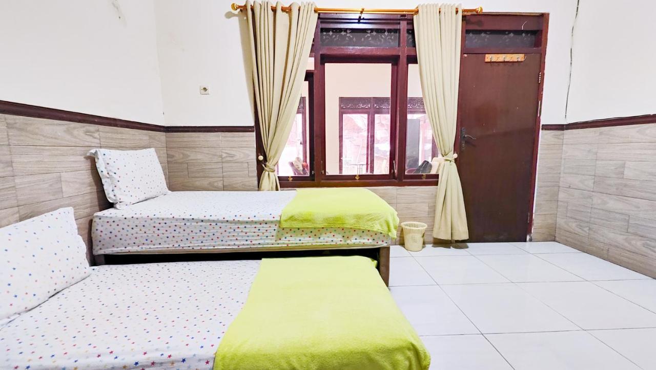 Homey Guesthouse Near Sby Zoo Syariah Surabaya Exterior foto