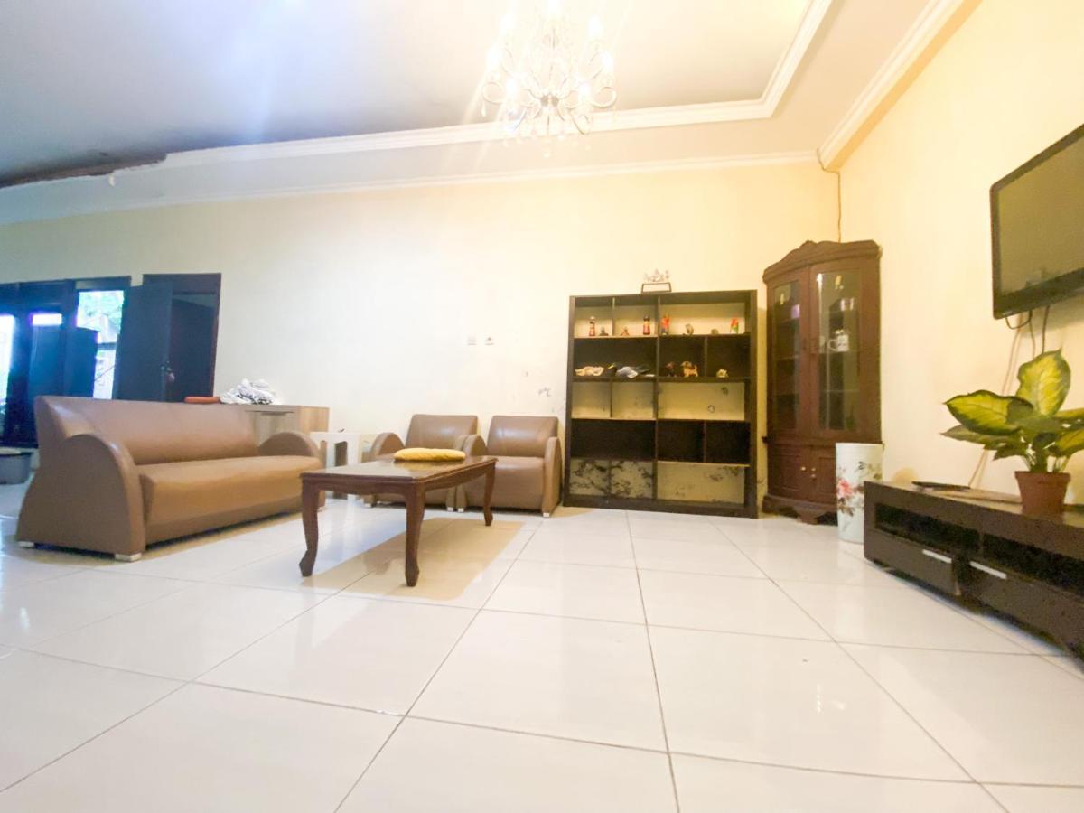 Homey Guesthouse Near Sby Zoo Syariah Surabaya Exterior foto