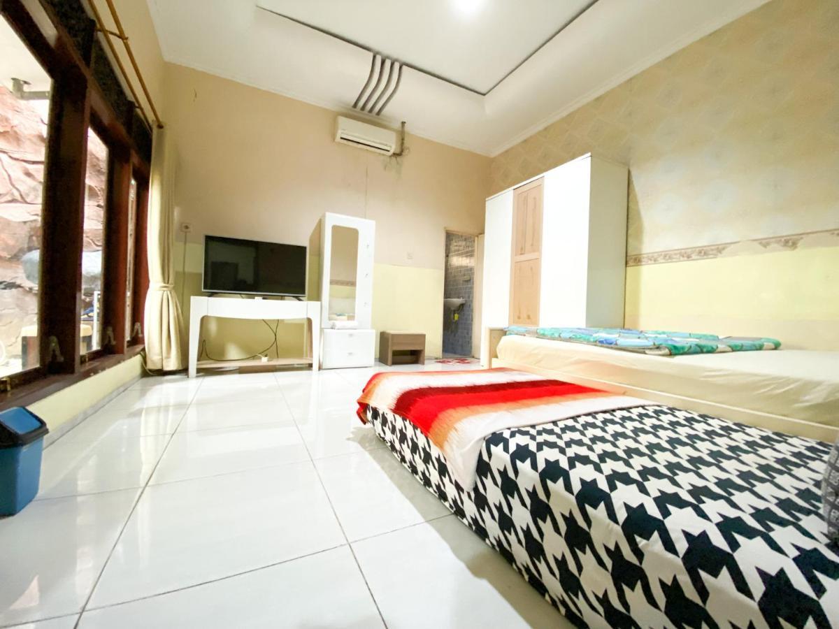 Homey Guesthouse Near Sby Zoo Syariah Surabaya Exterior foto